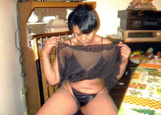Slender mature wife with thick..